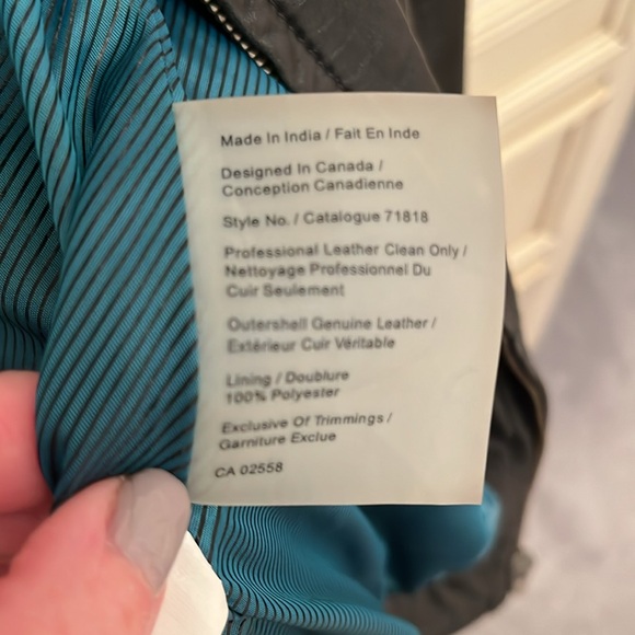 Woman’s Danier leather modern moto jacket.  Black.  Size Small. - Picture 4 of 6